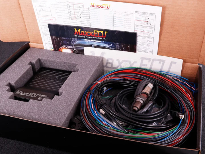 A24-1559-MaxxECU STREET PREMIUM (وحدة التحكم الإلكترونية، والأسلاك، والملحقات، ووحدة LSU 4.2)